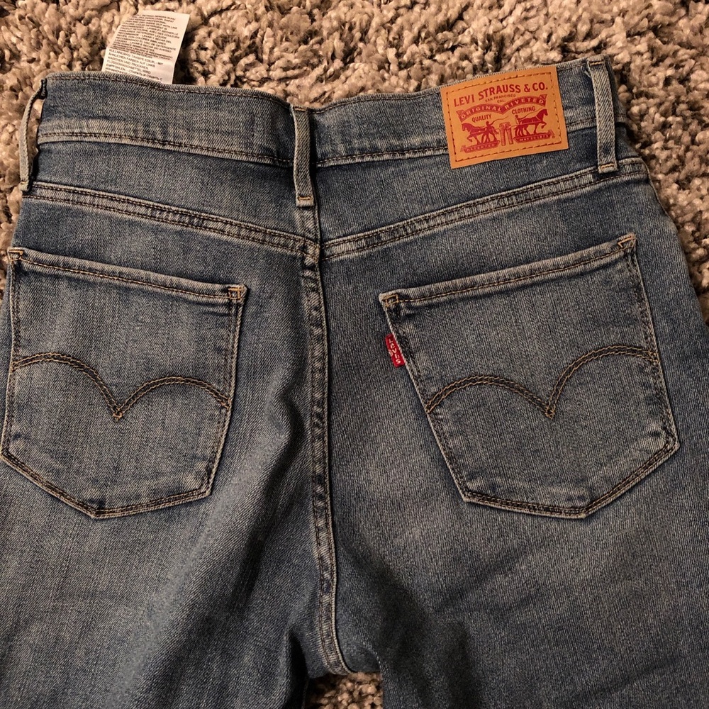 LEVIS 724 HIGH RISE STRAIGHT CUT HIGH WAIST JEANS - Picture 6 of 8